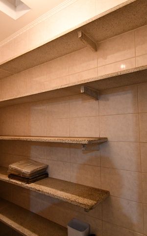 Casa à venda com 300m², 4 quartos e 6 vagasDespensa