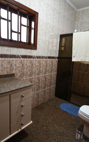 Casa à venda com 300m², 4 quartos e 6 vagasBanheiro Social