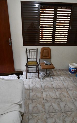 Casa à venda com 300m², 4 quartos e 6 vagasQuarto de Serviço