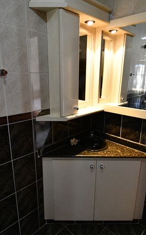 Casa à venda com 300m², 4 quartos e 6 vagasBanheiro Suíte 1