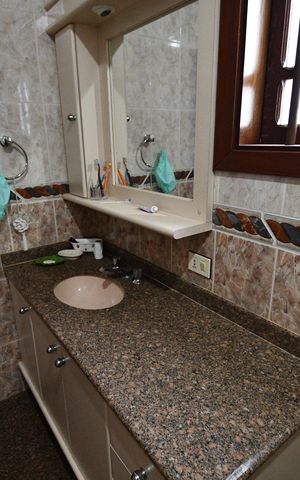 Casa à venda com 300m², 4 quartos e 6 vagasBanheiro Social