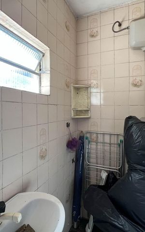 Casa à venda com 200m², 3 quartos e 3 vagas Casa à venda com 200m², 3 quartos e 3 vagasBanheiro de Serviço