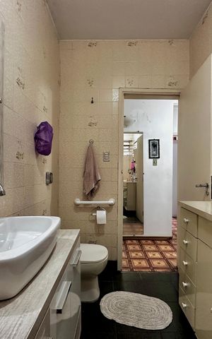 Casa à venda com 200m², 3 quartos e 1 vagaBanheiro