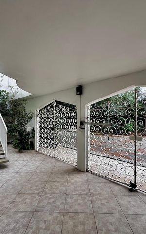 Casa à venda com 200m², 3 quartos e 1 vagaGaragem