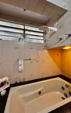 Casa à venda com 200m², 3 quartos e 1 vagaBanheiro