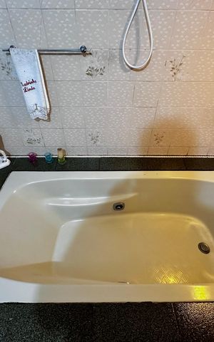 Casa à venda com 200m², 3 quartos e 1 vagaBanheiro