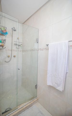 Apartamento à venda com 224m², 2 quartos e 2 vagas Apartamento à venda com 224m², 2 quartos e 2 vagasBanheiro
