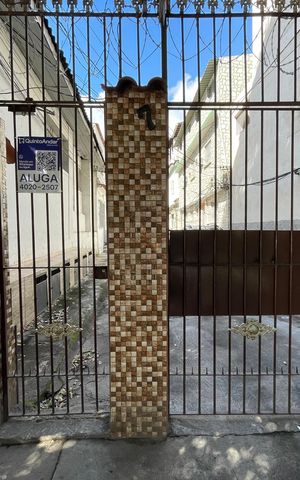 Casa à venda com 65m², 2 quartos e 1 vaga Casa à venda com 65m², 2 quartos e 1 vagaFachada