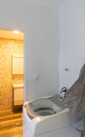 Casa à venda com 65m², 2 quartos e 1 vagaÁrea de Serviço
