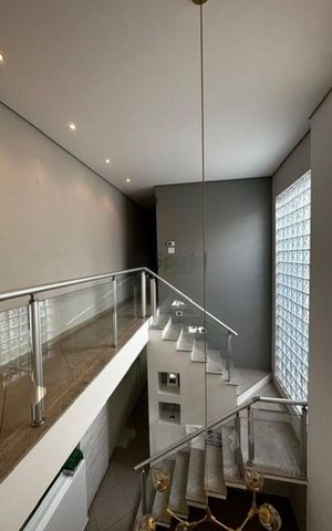 Casa à venda com 240m², 3 quartos e 6 vagas