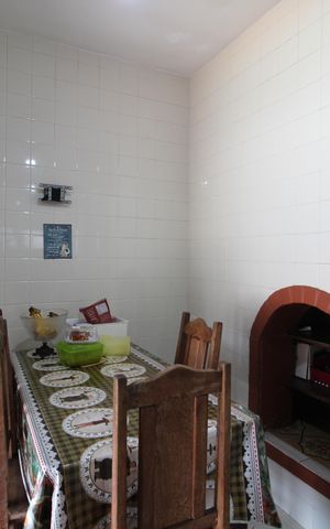 Casa de condomínio à venda com 273m², 4 quartos e 4 vagasCozinha - Copa