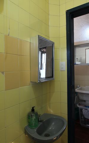 Casa de condomínio à venda com 273m², 4 quartos e 4 vagasBanheiro de Serviço