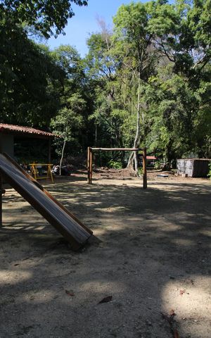 Casa de condomínio à venda com 273m², 4 quartos e 4 vagasÁrea Comum - Playground