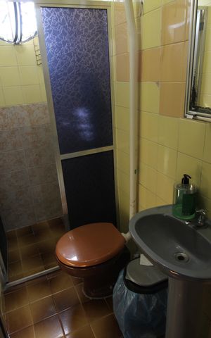 Casa de condomínio à venda com 273m², 4 quartos e 4 vagasBanheiro de Serviço
