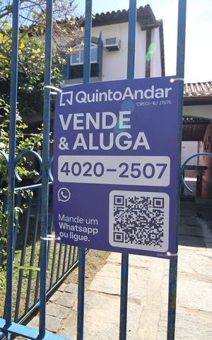 Casa de condomínio à venda com 273m², 4 quartos e 4 vagasPlaca Quinto Andar