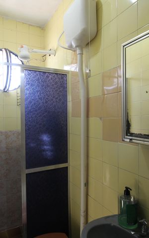 Casa de condomínio à venda com 273m², 4 quartos e 4 vagasBanheiro de Serviço