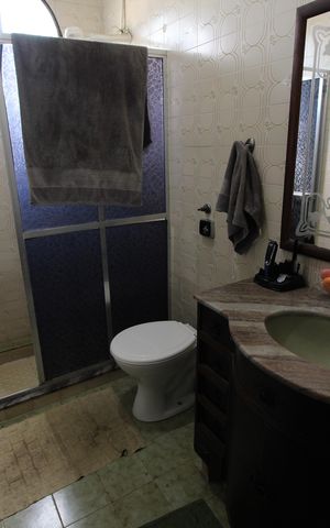 Casa de condomínio à venda com 273m², 4 quartos e 4 vagasBanheiro Social