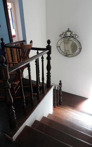Casa de condomínio à venda com 273m², 4 quartos e 4 vagasHall dos Quartos - Escada