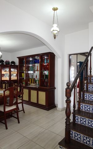 Casa de condomínio à venda com 273m², 4 quartos e 4 vagasSala
