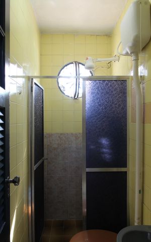 Casa de condomínio à venda com 273m², 4 quartos e 4 vagasBanheiro de Serviço