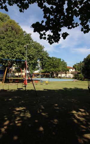 Casa de condomínio à venda com 273m², 4 quartos e 4 vagasÁrea Comum - Playground
