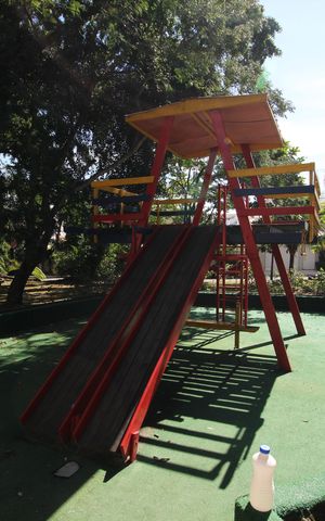Casa de condomínio à venda com 273m², 4 quartos e 4 vagasÁrea Comum - Playground