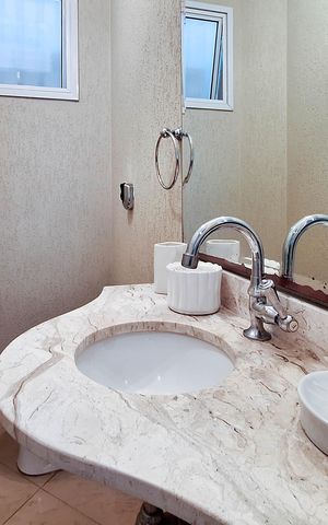 Casa à venda com 334m², 4 quartos e 3 vagasLavabo