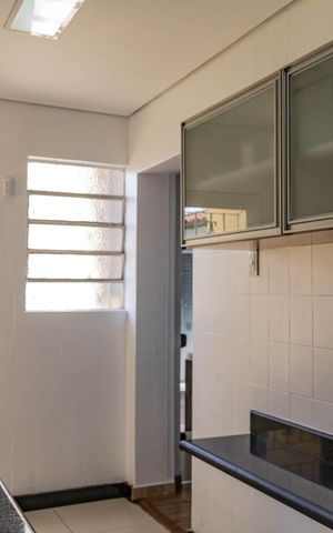 Casa à venda com 250m², 3 quartos e 2 vagas Casa à venda com 250m², 3 quartos e 2 vagasCozinha