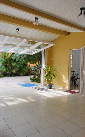 Casa à venda com 252m², 4 quartos e 2 vagasÁrea - Churrasqueira