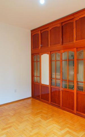 Casa à venda com 252m², 4 quartos e 2 vagasQuarto 3 - Segundo Andar