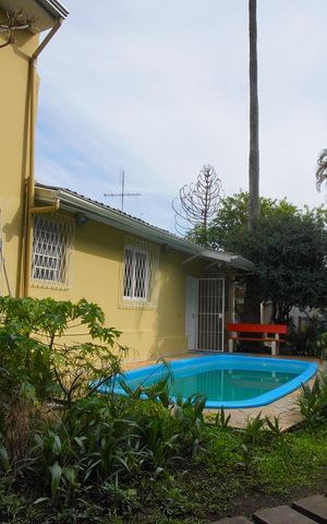 Casa à venda com 252m², 4 quartos e 2 vagasQuintal - Piscina