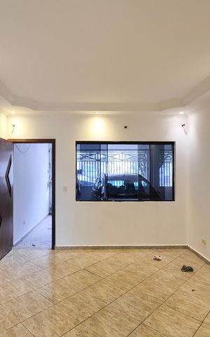 Casa à venda com 300m², 3 quartos e 2 vagasSala