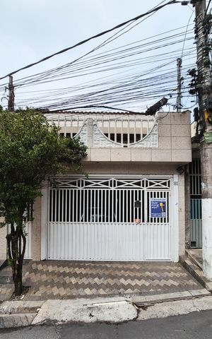 Casa à venda com 300m², 3 quartos e 2 vagasFachada