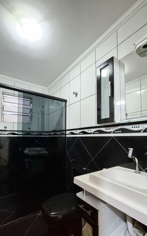 Casa à venda com 300m², 3 quartos e 2 vagasBanheiro 1