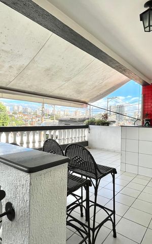 Casa para alugar com 200m², 4 quartos e 2 vagas Casa para alugar com 200m², 4 quartos e 2 vagasVaranda - Sala
