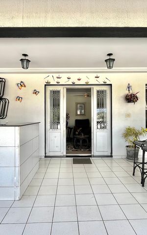 Casa para alugar com 200m², 4 quartos e 2 vagas Casa para alugar com 200m², 4 quartos e 2 vagasVaranda - Sala