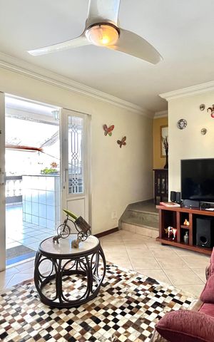 Casa para alugar com 200m², 4 quartos e 2 vagas Casa para alugar com 200m², 4 quartos e 2 vagasSala