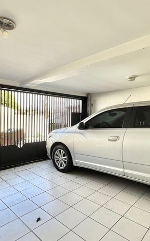 Casa para alugar com 200m², 4 quartos e 2 vagas Casa para alugar com 200m², 4 quartos e 2 vagasGaragem