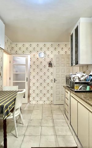 Casa para alugar com 200m², 4 quartos e 2 vagas Casa para alugar com 200m², 4 quartos e 2 vagasCozinha