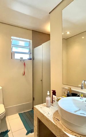 Casa para alugar com 200m², 4 quartos e 2 vagas Casa para alugar com 200m², 4 quartos e 2 vagasBanheiro Corredor