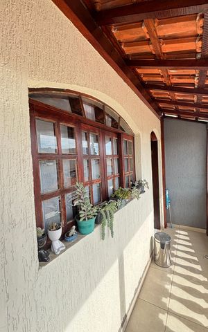 Casa à venda com 260m², 3 quartos e 5 vagas Casa à venda com 260m², 3 quartos e 5 vagasVaranda Cozinha