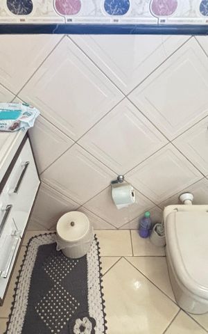 Casa à venda com 260m², 3 quartos e 5 vagas Casa à venda com 260m², 3 quartos e 5 vagasBanheiro Social