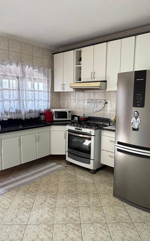 Casa à venda com 260m², 3 quartos e 5 vagas Casa à venda com 260m², 3 quartos e 5 vagasCozinha
