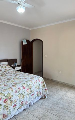 Casa à venda com 260m², 3 quartos e 5 vagas Casa à venda com 260m², 3 quartos e 5 vagasSuite
