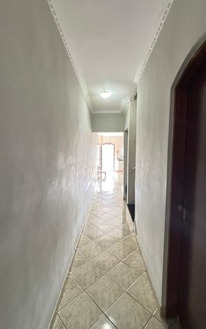 Casa à venda com 260m², 3 quartos e 5 vagas Casa à venda com 260m², 3 quartos e 5 vagasCorredor