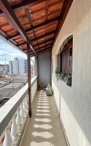 Casa à venda com 260m², 3 quartos e 5 vagas Casa à venda com 260m², 3 quartos e 5 vagasVaranda Cozinha