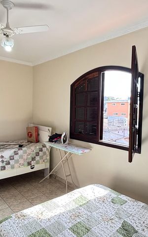 Casa à venda com 260m², 3 quartos e 5 vagas Casa à venda com 260m², 3 quartos e 5 vagasQuarto 2