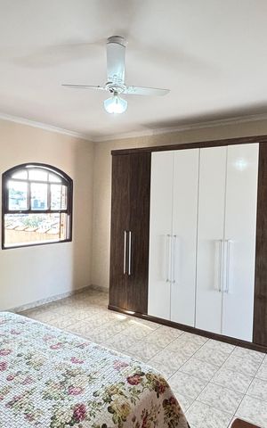 Casa à venda com 260m², 3 quartos e 5 vagas Casa à venda com 260m², 3 quartos e 5 vagasSuite