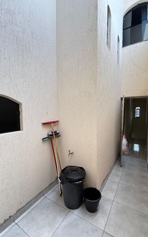 Casa à venda com 260m², 3 quartos e 5 vagas Casa à venda com 260m², 3 quartos e 5 vagasQuintal
