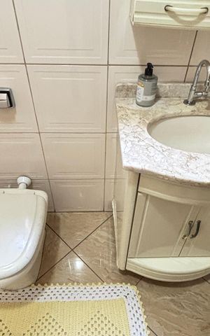Casa à venda com 260m², 3 quartos e 5 vagas Casa à venda com 260m², 3 quartos e 5 vagasBanheiro Social
